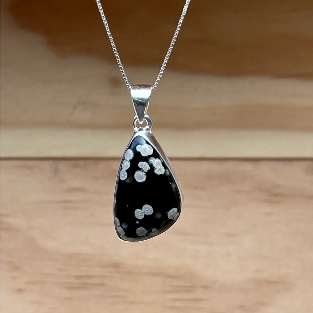 Galaxy Obsidian Necklace - Picture 12 of 15